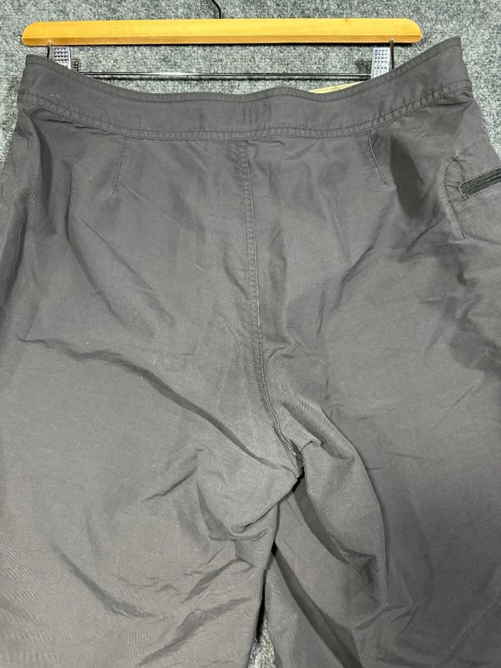 Patagonia Wavefarer Board Shorts Mens 346 Gray Nylon 50 UPF sun protection tie